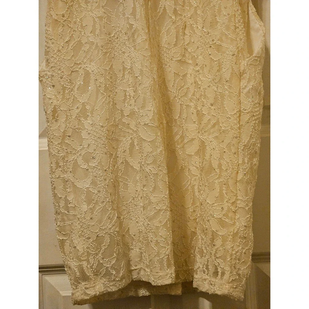 Sleeveless Dress Size 6 Has Pockets Zip Up Closure